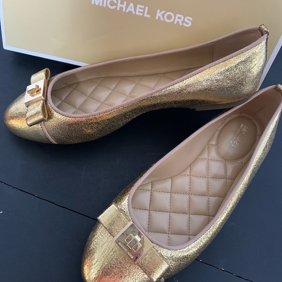 Michael Kors Gold Lara Ballet Flat 🥳Host Pick🛍🤟🏼🚀🌴🌹 - Picture 3 of 9